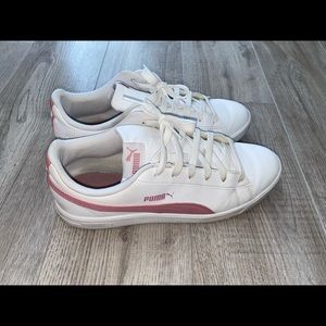 Puma sneakers size 8.5 in a great condition!